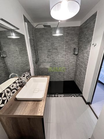 Location / . - Photo 4