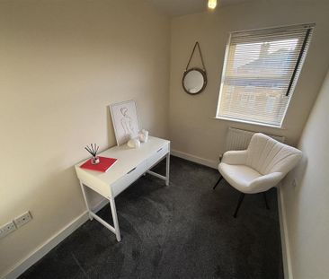 4 bedroom townhouse to rent - Photo 4