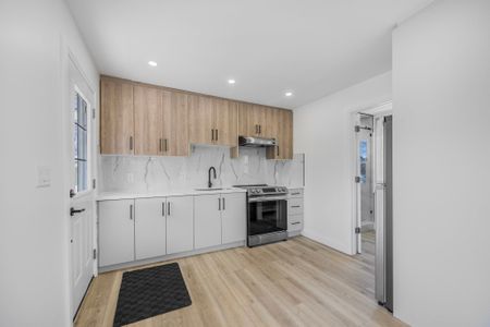 For Lease - 338 Old Mosley Street Unit# Unit 1, Wasaga Beach, Ontario - Photo 3