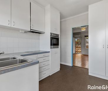 Low-Maintenance Living Between The City And The Beach - Photo 3