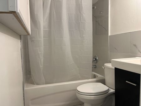 For Lease - 383 Lansdowne Avenue Unit# Bsmt, Toronto, Ontario - Photo 2