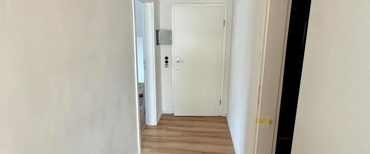 Moderne Renovierte zwei Zimmer Dachgeschosswohnung ab sofort - Foto 1