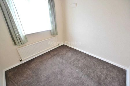 5 bedroom semi-detached house to rent - Photo 2