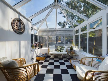 5 bedroom detached house to rent - Photo 5