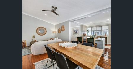 MODERN 3 BEDROOM HOME + CENTRAL LOCATION + CLASSIC CHARACTER! - Photo 2