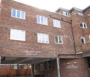 Arcadia Avenue, London - Photo 2