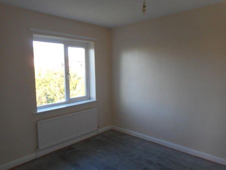 2 bedroom semi-detached house to rent - Photo 4