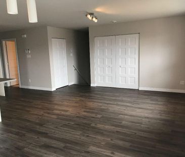 4 1/2 À LOUER (BROMPTON) - Photo 2