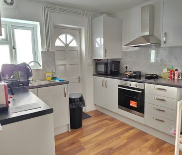 Room in a Shared Flat, Acton, W3 - Photo 3