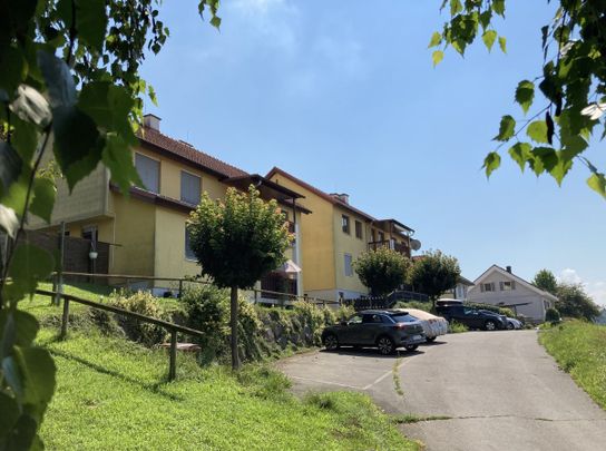 Lichtdurchflutete 3-Zimmer-Wohnung mit Balkon in ruhiger Lage - Photo 1