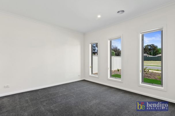 Spacious and Modern Living in North Bendigo - Photo 1