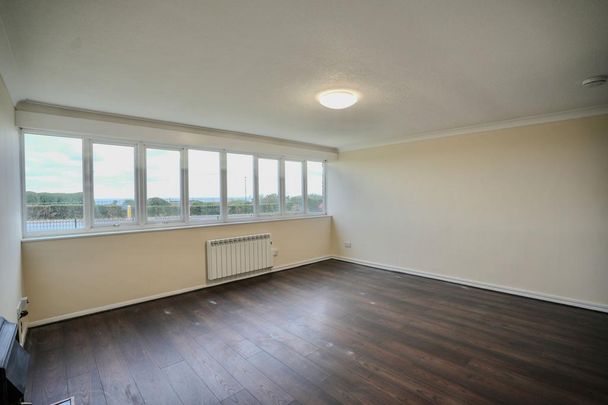 2 bedroom ground floor flat to rent - Photo 1