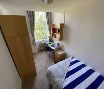 Classic Bedroom - Photo 6