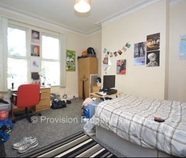 9 Bed House, Headingley, LS6 - Photo 3