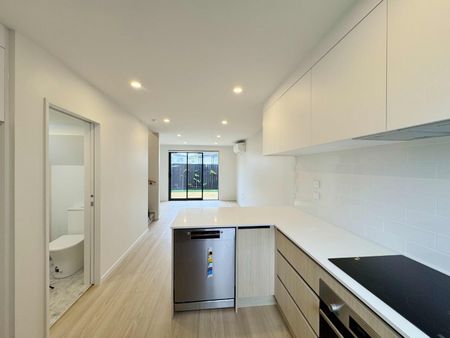 Brand-New Townhouse – Modern Style and Smart Design - Photo 3