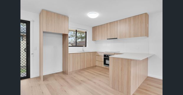 Beautifully Updated 3-Bedroom Home – Close to Schools & Transport - Photo 1