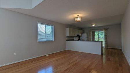 For Lease - 76 Srigley Street, Barrie, Ontario - Photo 2