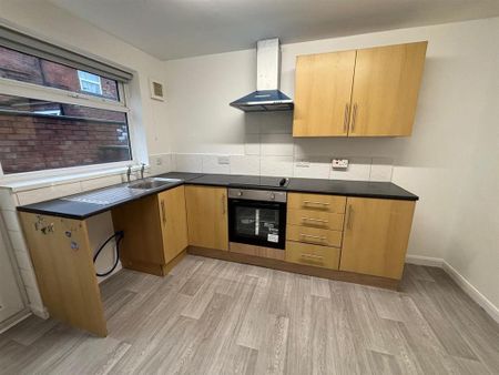 2 bedroom terraced house to rent - Photo 4