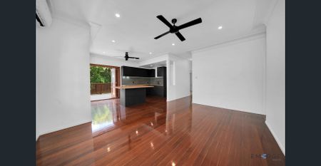 Beautiful Large Open Plan Home. - Photo 2