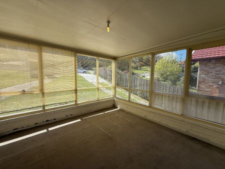 Feel at Home, Living Here! - Photo 3