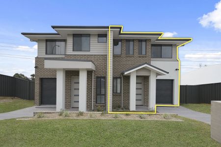 PRESTIGE TOWNHOUSE - Photo 3