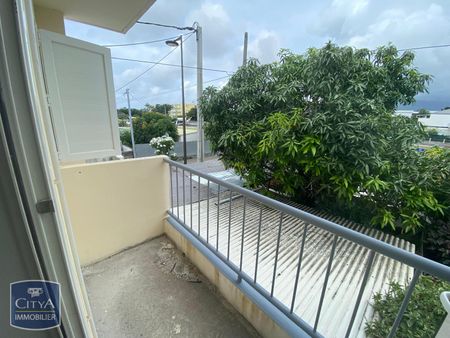 Location Maison 5 pièces 83m² LE PORT 97420 - Photo 3