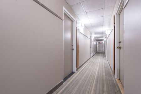 798 Richmond Street West - Photo 2