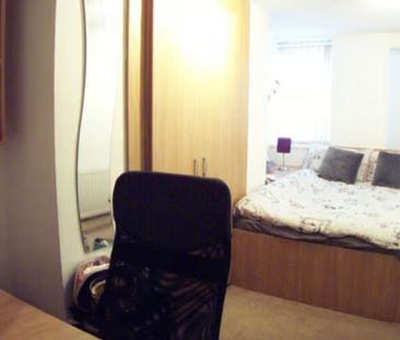 3 Bed - Flat1, 205 Belle Vue Road, Headingley, Lee - LS6 1HG - Student - Photo 1