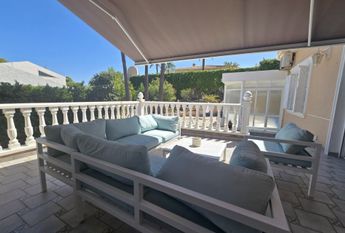 LONG-TERM RENTAL VILLA WITH SEA VIEWS IN ALTEA OLD TOWN