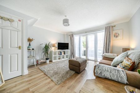 2 bedroom end of terrace house to rent - Photo 3