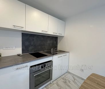 Location Appartement 2 pièces 35m² LA SEYNE SUR MER 83500 - Photo 5