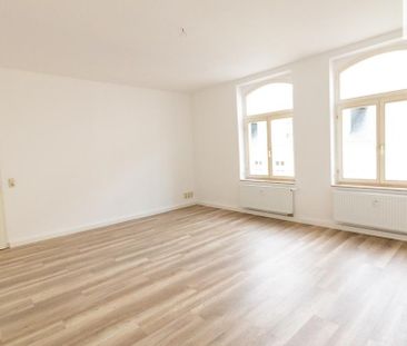 Zentral gelegene Wohnung - modern saniert - Fahrstuhl - PKW-Stellpl... - Foto 1