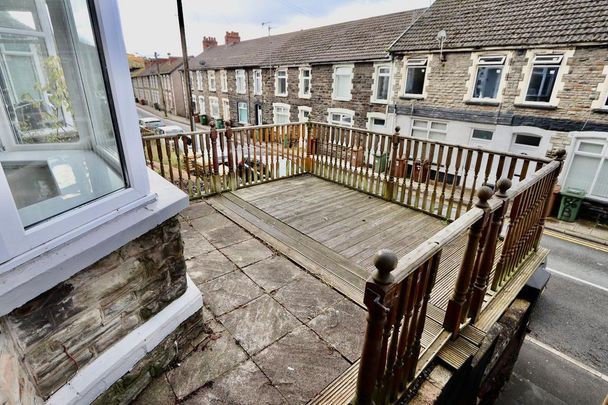 3 bedroom terraced house to rent - Photo 1
