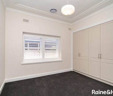 FULLY RENOVATED CENTRAL HOME - Photo 6