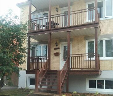 Superbe et Très Grand 3 ½ à Aires Ouvertes - Limoilou/Maizerets - 1... - Photo 3