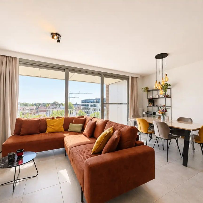 Mooi onderhouden appartement in centrum Aalter met ondergrondse parkeerplaats - Foto 1