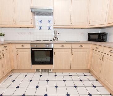 Maple House, Chapel Road, Redhill Town Centre - Photo 5