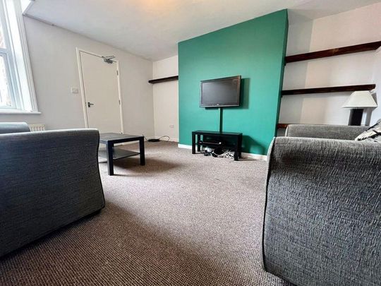 5 bedroom maisonette to rent - Photo 1