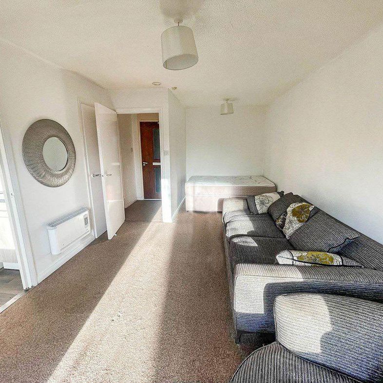 The Sanderlings, Ryhope, Sunderland, Tyne and Wear, SR2 0NU - Photo 1