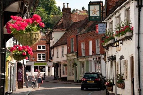 Catteshall Road, Godalming, Surrey, GU7 - Photo 1