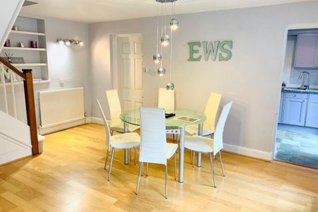 High Street - Photo 3