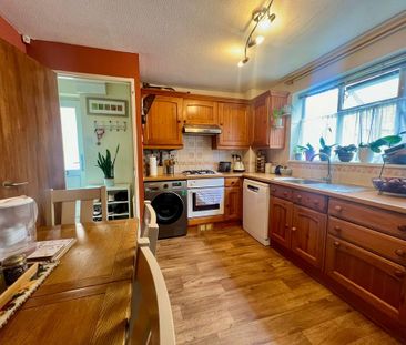 2 bedroom semi-detached house to rent - Photo 3