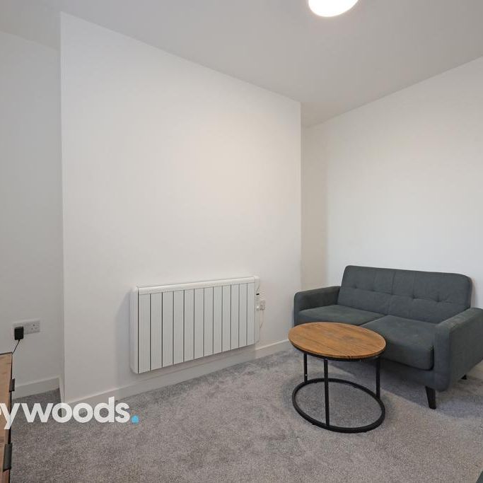 4 bedroom house of multiple occupation to rent - Photo 1