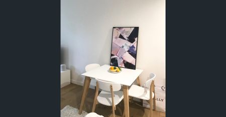 300m FROM THE STATION - 1 BEDROOM WITH STUDY AREA, GENEROUS BALCONY AND SET IN A CONVENIENT LOCATION - Photo 4