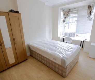 6 bedroom house to rent - Photo 3