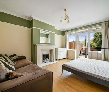 4 bedroom terraced house to rent - Photo 5