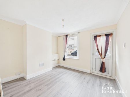 2 bedroom terraced house to rent - Photo 5
