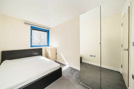 Western Gateway, Western Gateway, E16 - Photo 2