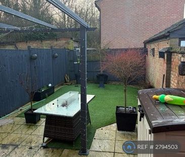 2 bedroom end of terrace house to rent - Photo 2