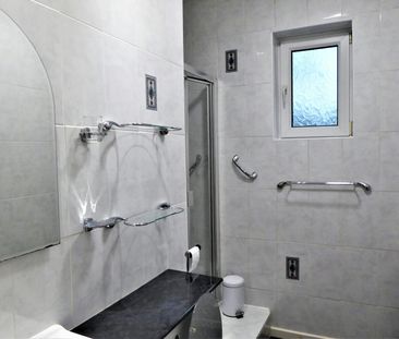 Terraced House to rent on - Photo 4